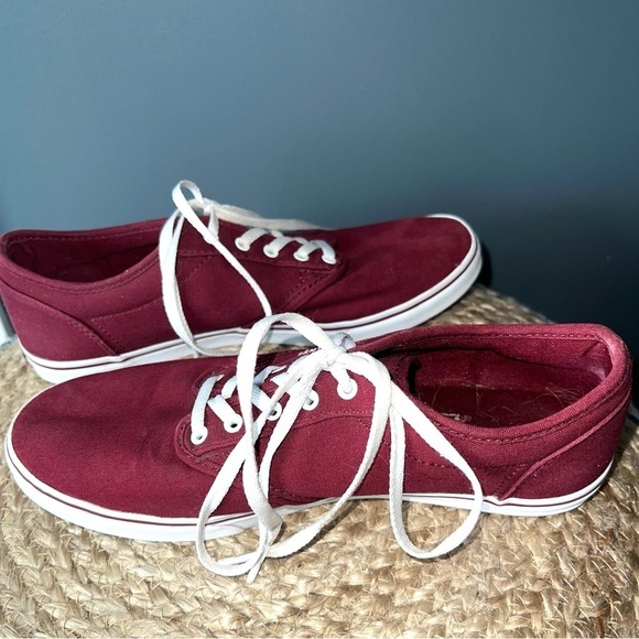 Vans Ladies Low Skate Shoes - Picture 5 of 8